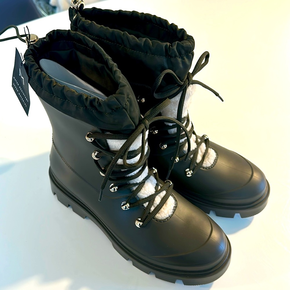 BNIB Marc Fisher “Freely” Rubber Boots Women’s 9 Dark Green Faux Fur upper